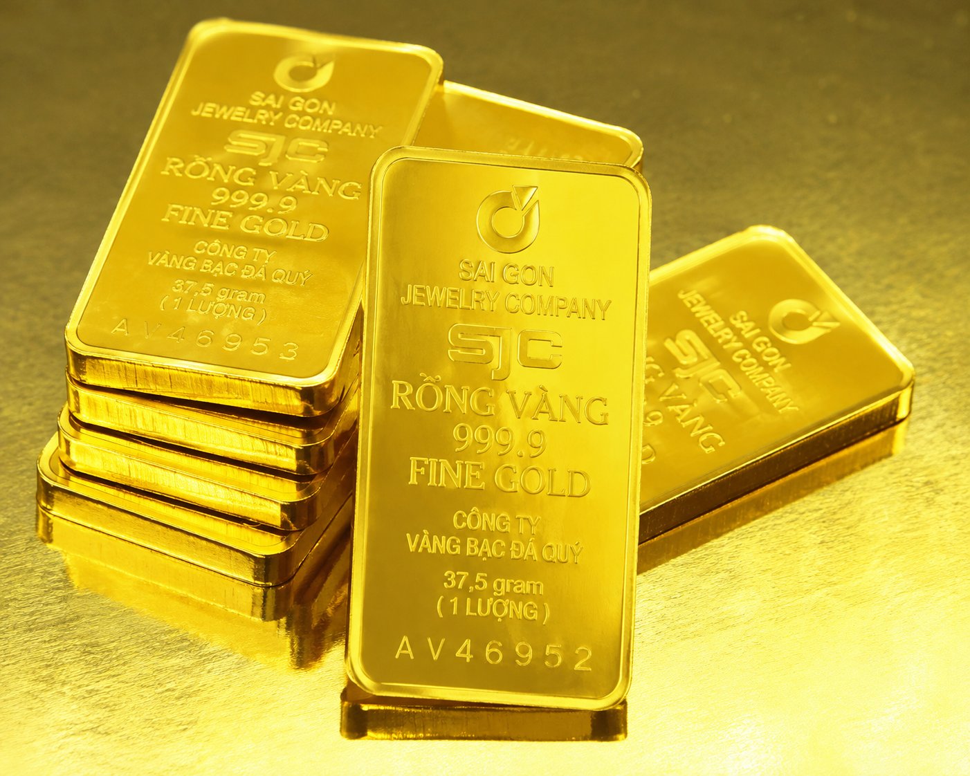 Giá vàng hôm nay 6-9: Vàng trong nước đi ngang, giao dịch quanh mức 147,6 triệu đồng/lượng