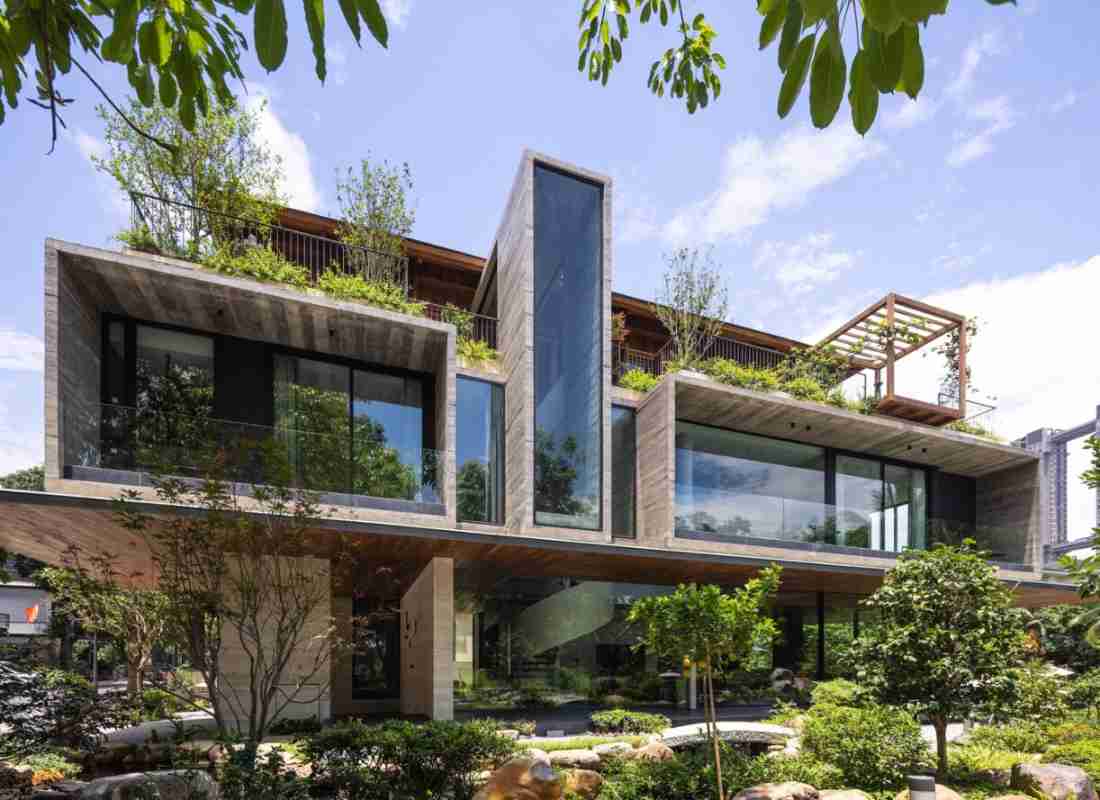 Biệt thự 1.000m² Hưng Yên: Cấu trúc tương giao giữa khối bê tông mộc và pavilion gỗ trên cao