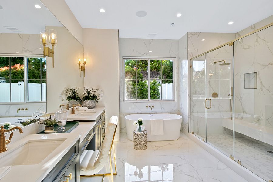 Phòng tắm trắng spa với những thiết kế đơn giản và tinh tế sẽ mang lại cho bạn cảm giác thoải mái và thư giãn. Sự kết hợp giữa màu trắng tinh khôi và các đồ nội thất cao cấp sẽ khiến căn phòng tắm của bạn trở nên thanh lịch và đẳng cấp.
