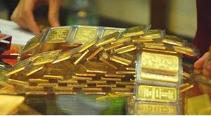 Vàng lại tụt khỏi mốc 43 triệu đồng/lượng