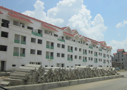 Lãi suất giảm, người mua nhà vẫn 'quá sức chịu đựng'