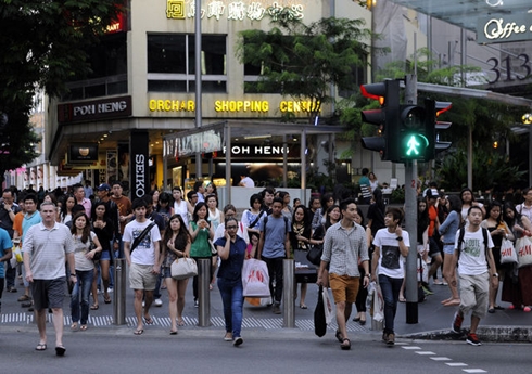 Frasers Centrepoint nằm trên khu phố mua sắm sầm uất Orchard Road. Ảnh: Bloomberg