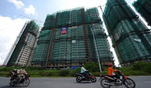 Nhà chung cư đang mọc lên