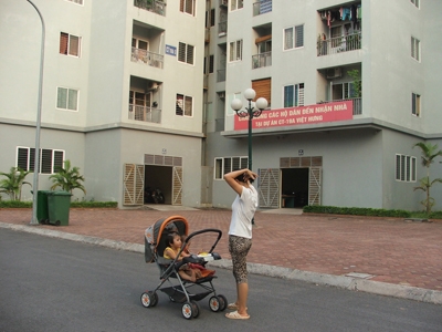Kiểm tra bước đầu phát hiện 16 hộ vi phạm cho thuê lại, cho ở nhờ.            Ảnh: Hà Anh