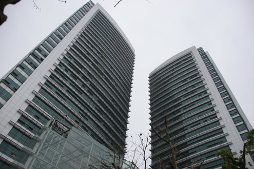 Tòa tháp đôi của EVN tại Ba Đình, Hà Nội. Ảnh: Khánh Chi