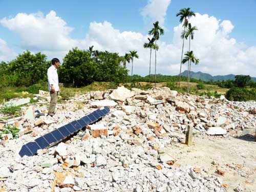 Nhà cửa, vật kiến trúc và cây cối nhà bà Hậu bị tháo dỡ tan hoang